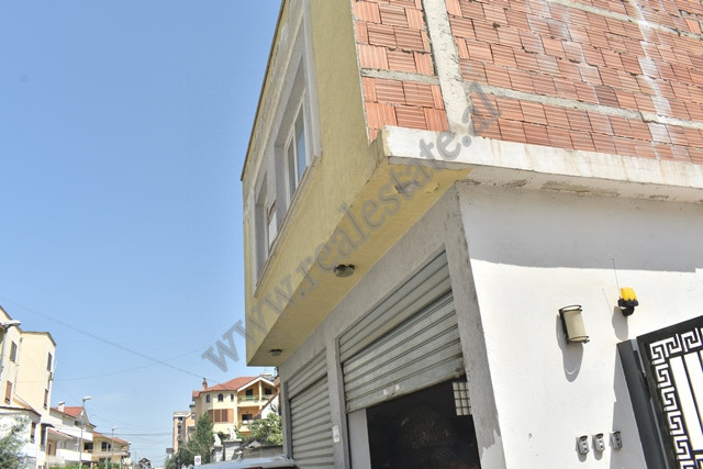3-storey villa for sale in Deshmoret e Fekenit street in Tirana.
It has a land area of 79 m2, and a